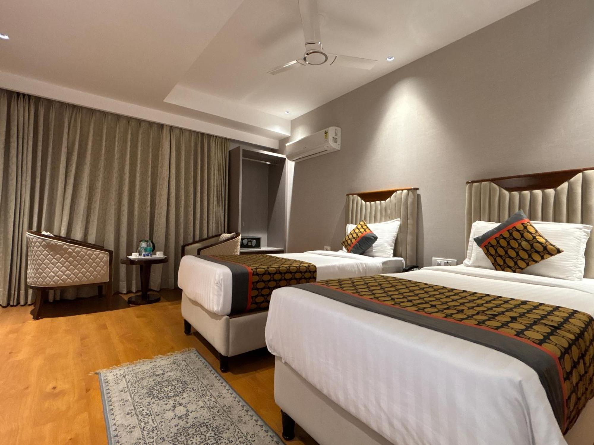 Hotel Arch The Lohias New Delhi Extérieur photo